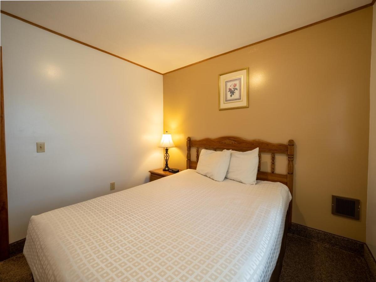 Lake 'N Pines Motel Cooperstown Dış mekan fotoğraf